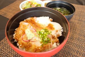 胡麻だれ丼